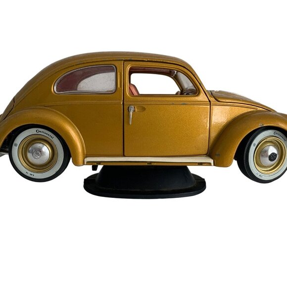 Burago 1955 Gold Volkswagon Beetle Diecast Car with Stand - Picture 3 of 12